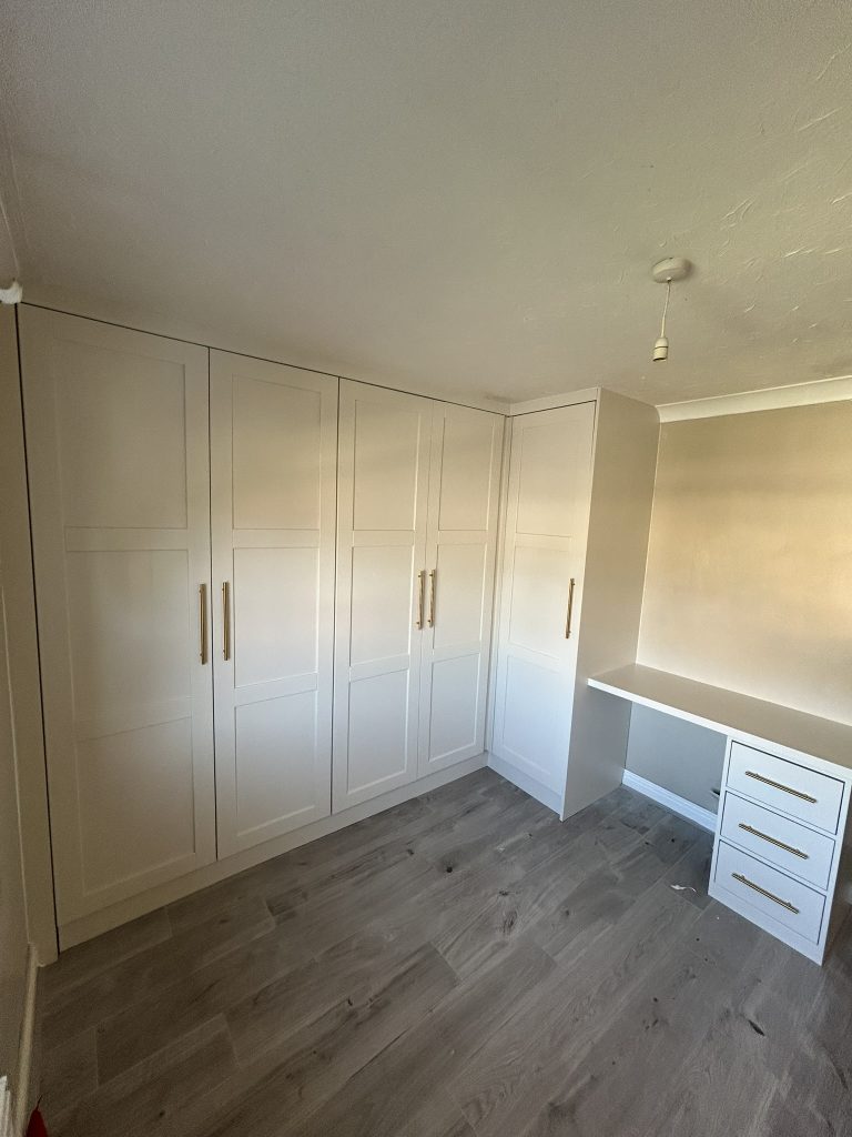 Fitted wardrobe completed :-)
